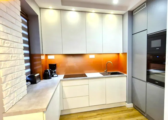 Luxury Blue Cascade Downtown Balcony *