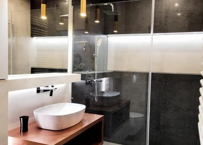 Luxury Blue Cascade Downtown Balcony Апартаменты *