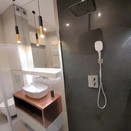 Luxury Blue Cascade Downtown Balcony *